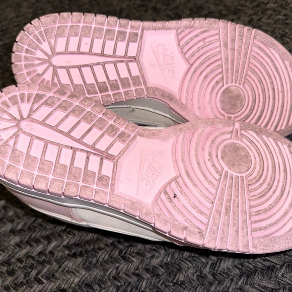 Nike Dunk Low Sneakers in Pink - Picture 3 of 4